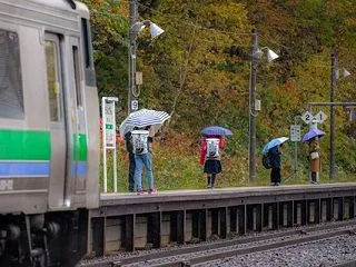 #5144 電車から駅へとわたる一瞬にう…