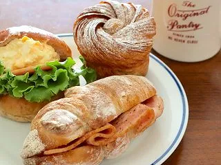那覇・真嘉比「BAKERY LAB St…