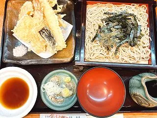 神奈川県横浜『手打ちそば一品料理 満月屋…