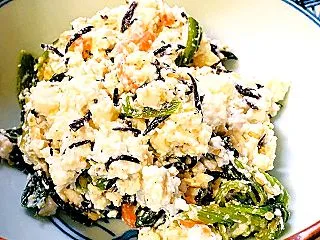 今日も白和え作ってます