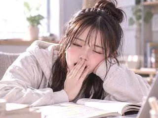 【眠気の謎】どうして眠くなると体温が下が…