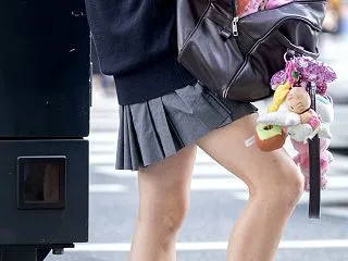 【画像】 細身JK 色白 ロングヘア ミ…
