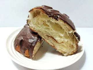 【本気のチョコがけパン】本気のチョコデニ…