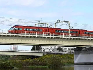 多摩川橋梁のロマンスカー GSE