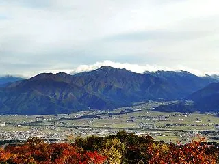 魚沼連峰 初？冠雪