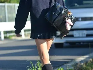 【画像】高校近くに住んでると毎日こんな制…