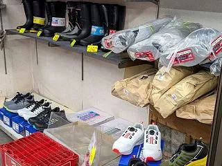 《本日の業務》展示方法も少し考えながら雑…