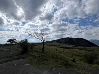 寒くなってきたので温泉の源泉を見に行った…