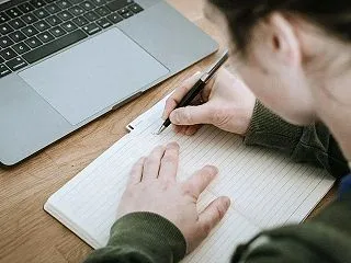不貞の慰謝料請求の裁判で、裁判官が考えて…