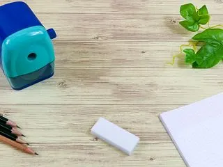 色鉛筆には鉛筆削りが必須です