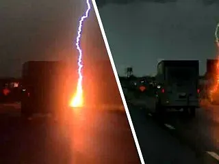 走行中のトラックのすぐ間近に激しい落雷が…