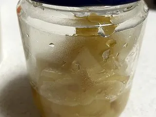 腹痛。