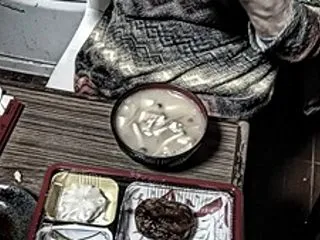 母、深夜1時の晩餐