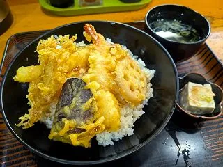 「天麩羅 浜」＠堺筋本町 ビルの地下に取…