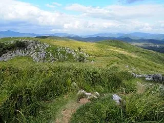 秋吉台の御鉢山
