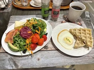 銀行で