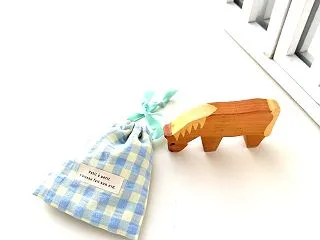 ブルーとイエローの巾着