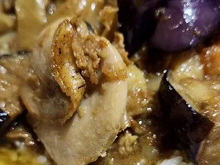 ２日目のカレーにホタテと茄子トッピング