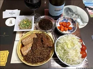261004 昼も晩も牛すじ豆腐糸蒟蒻煮…