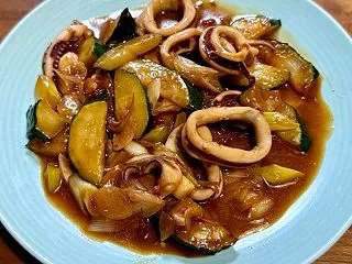 DAIGOさんレシピでイカのスパイシー炒…