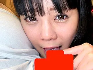 包茎チンポフェラチオ美女が舌で皮を弄ぶエ…