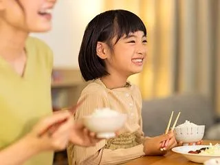 また来るんですか？夕食とお風呂まで…毎週…