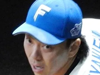 宮西が投手コーチ兼任 OB小笠原・増井は…