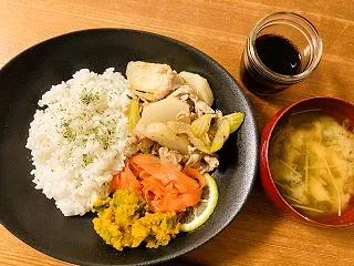 簡単な洋食ワンプレートと豆ツナカレー