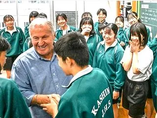 ◆Jリーグ◆ジーコさん、中学校を訪問しイ…