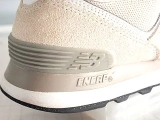 New Balance 574は加水分解…