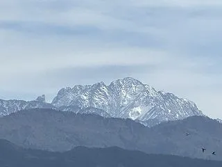 初冠雪：白い剣岳に感動🗻