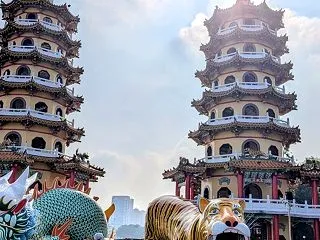 【台湾高雄】カラフルでシュールな無料の観…