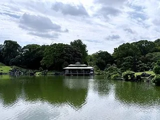 清澄庭園【清澄白河】池を眺めて、さて歩き…