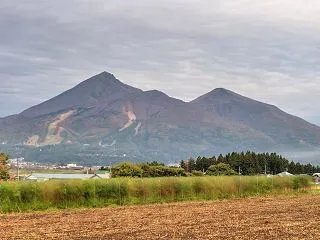 麓まで紅葉 猪苗代町