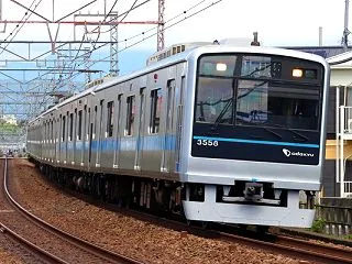 小田急3000形の初期車でドアエンジンの…