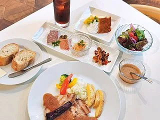 おいしい食事でほっと一息♪街カフェCOC…