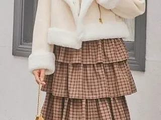 鈴木ゆうかさん着用のLILLIAN CA…