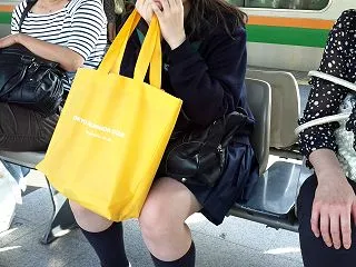 街撮り制服JK！