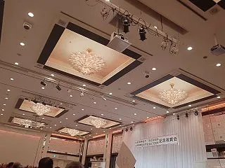 500人規模の祝宴