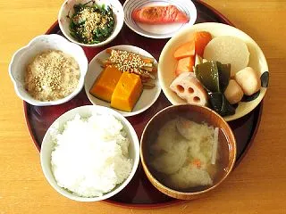焼きたらこ、煮物、南瓜のたいたん、金平牛…