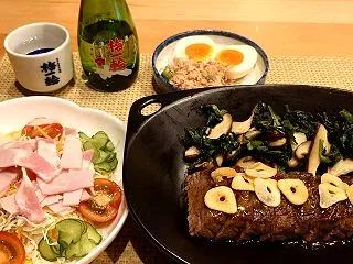 運転疲れは、牛ステーキとお燗瓶で