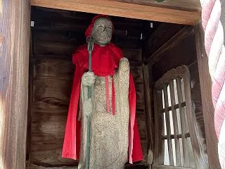 ビルの谷間のお地蔵さん 【愛全地蔵尊】