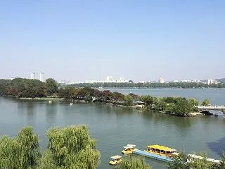 【中国・南京滞在記②】湖上に浮かぶ庭園と…