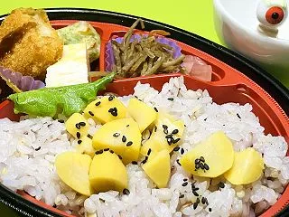 栗ごはん弁当（もち麦雑穀ごはん）