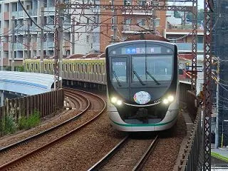 東急2020系(南町田グランベリーパーク…