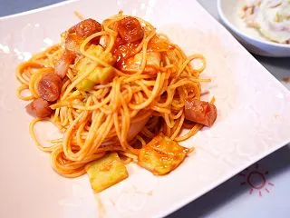 【ウィンナーとブロッコリーのトマトパスタ…
