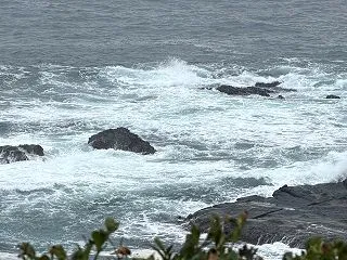 秋の波