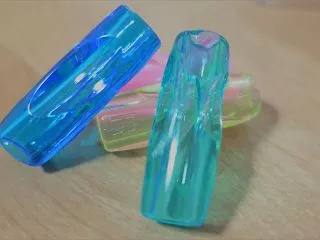 プニュグリップはペンの持ち方の矯正や指の…
