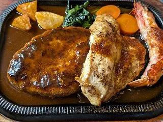 肉の日でハンバーグとイオンのサーティワン