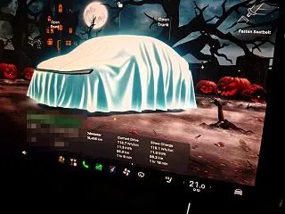モデルYLのハロウィンアップデート｜イン…